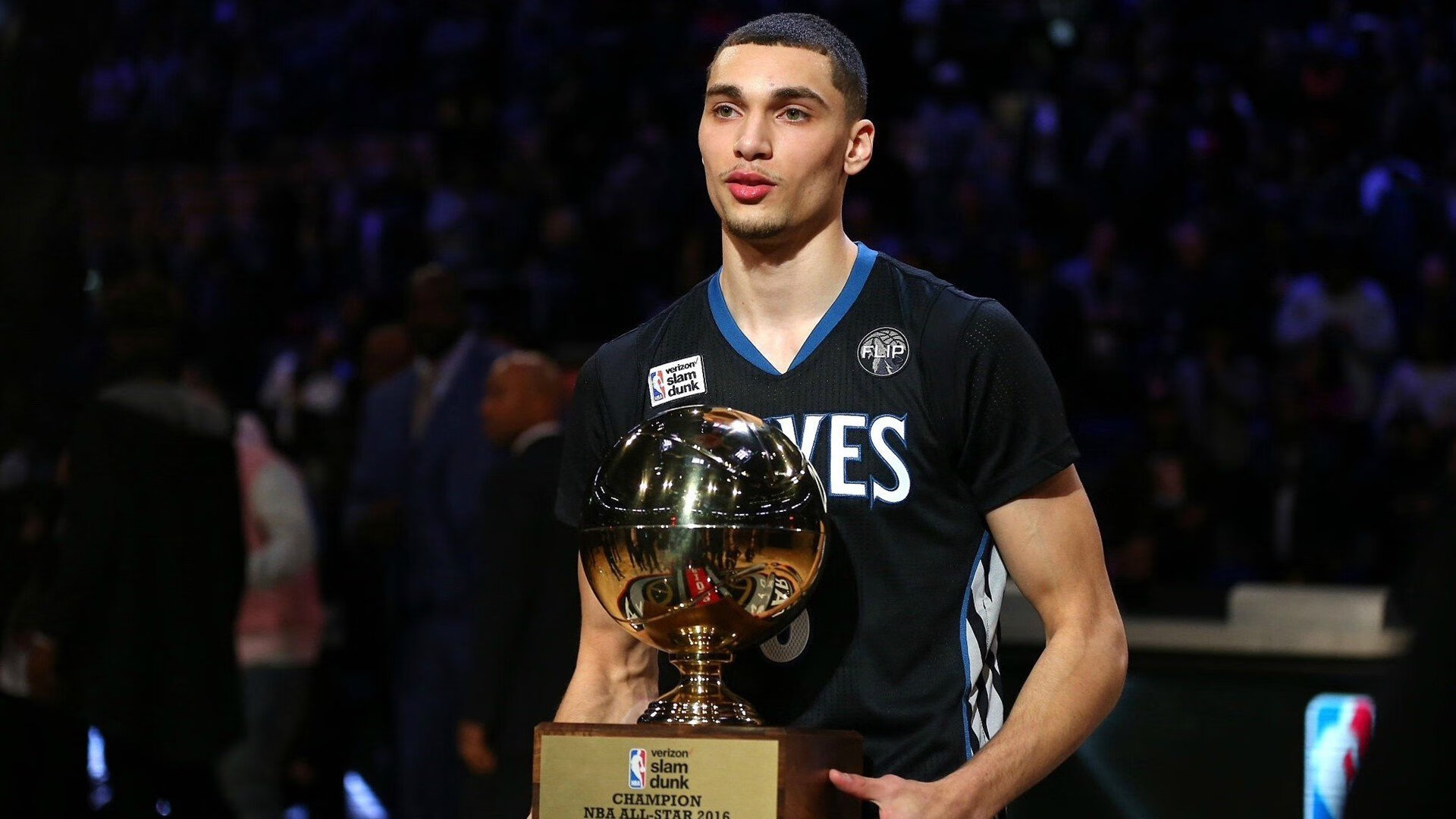NBA球员直播堡垒之夜引百万围观，nba比赛主播
